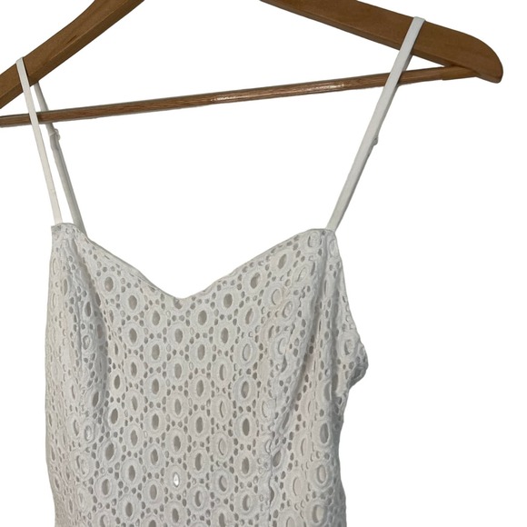 Guess white spaghetti strap lace shorts romper with V-neck and low back - 0 - Picture 5 of 9